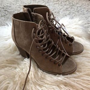NWT lace-up taupe booties